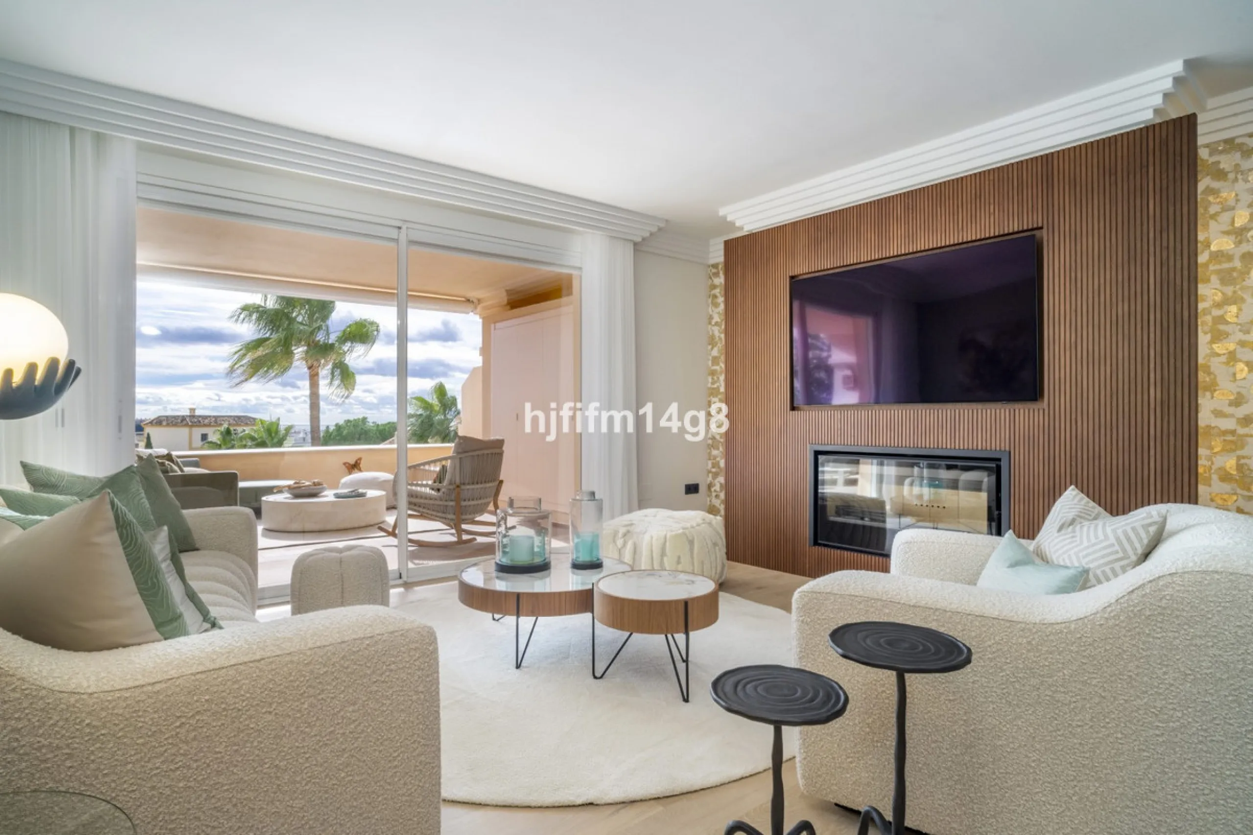 Apartment - Middle Floor Apartment в продаже в Marbella, Málaga. В доме 4 спален и 4 ванных комнат. Площадь дома 286 м²