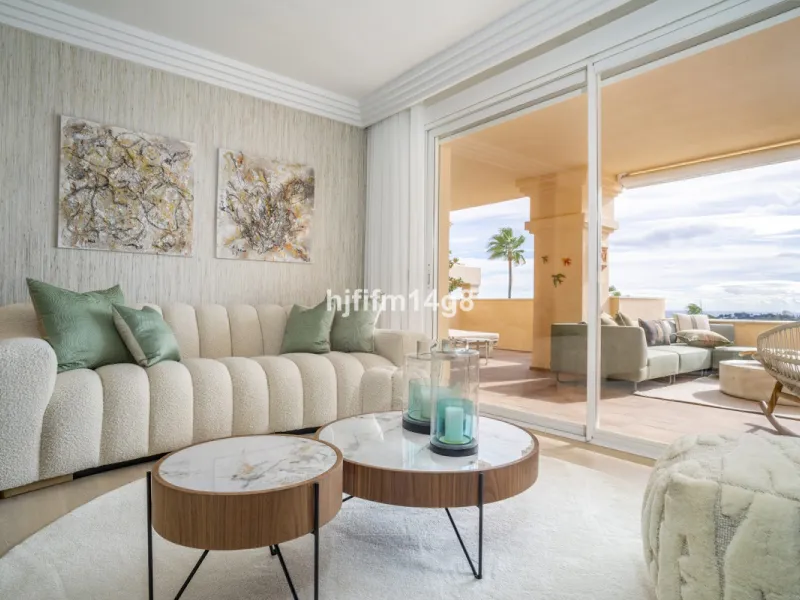 Apartment - Middle Floor Apartment в продаже в Marbella, Málaga. В доме 4 спален и 4 ванных комнат. Площадь дома 286 м²