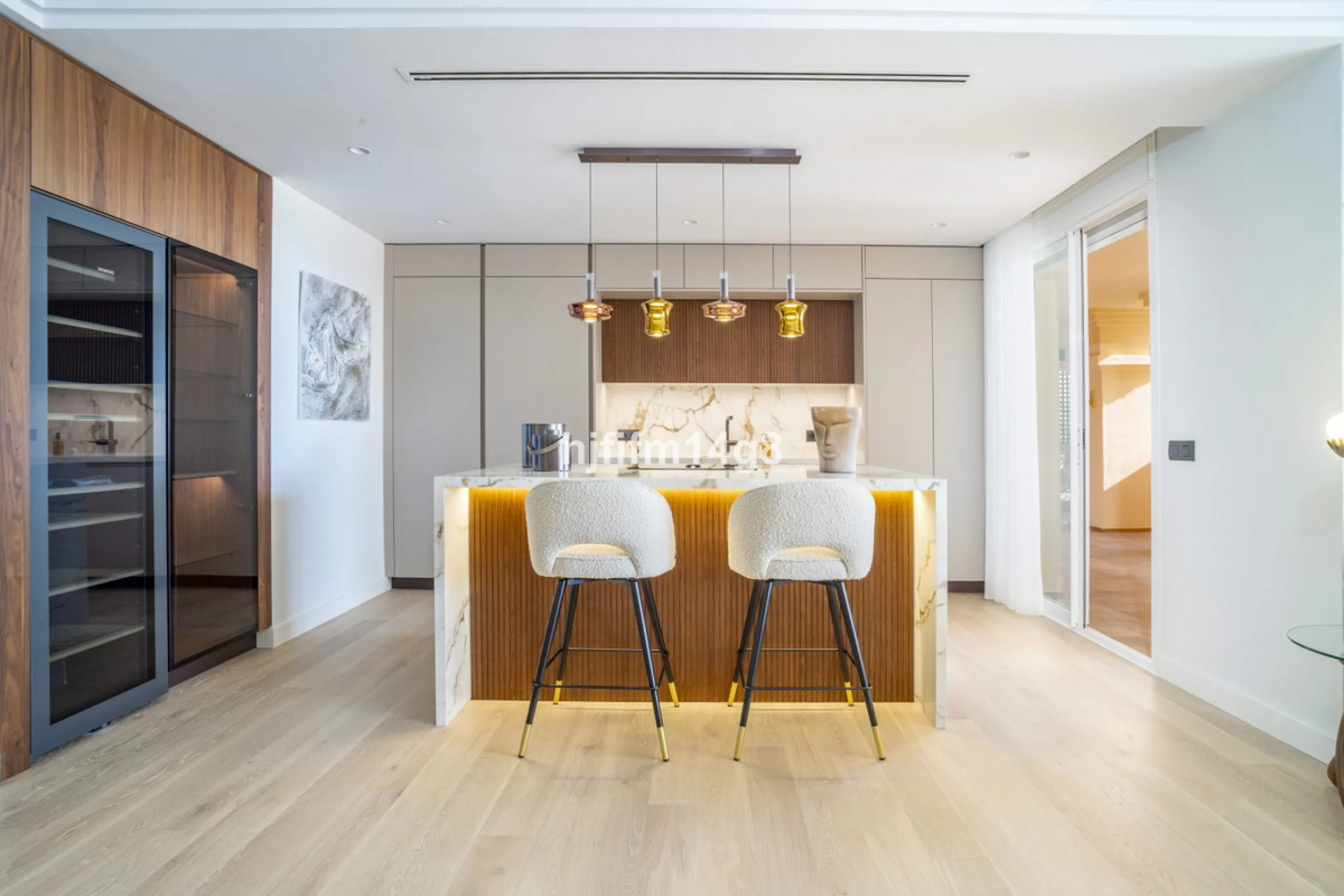 Apartment - Middle Floor Apartment в продаже в Marbella, Málaga. В доме 4 спален и 4 ванных комнат. Площадь дома 286 м²