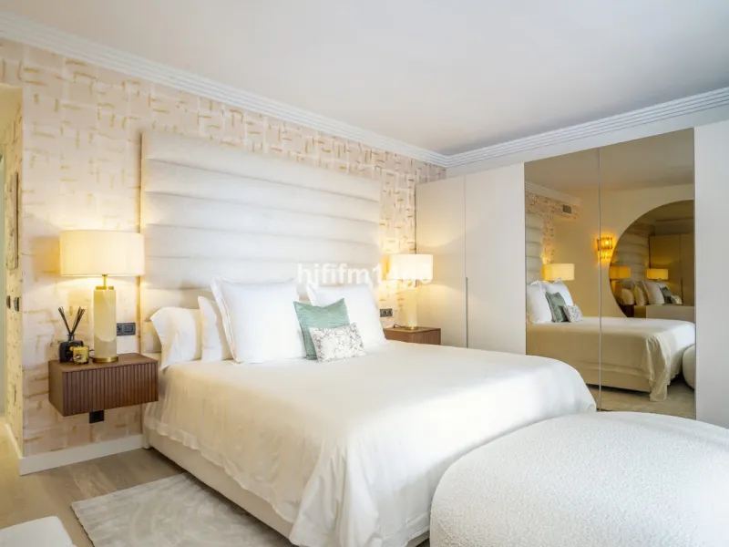 Apartment - Middle Floor Apartment в продаже в Marbella, Málaga. В доме 4 спален и 4 ванных комнат. Площадь дома 286 м²
