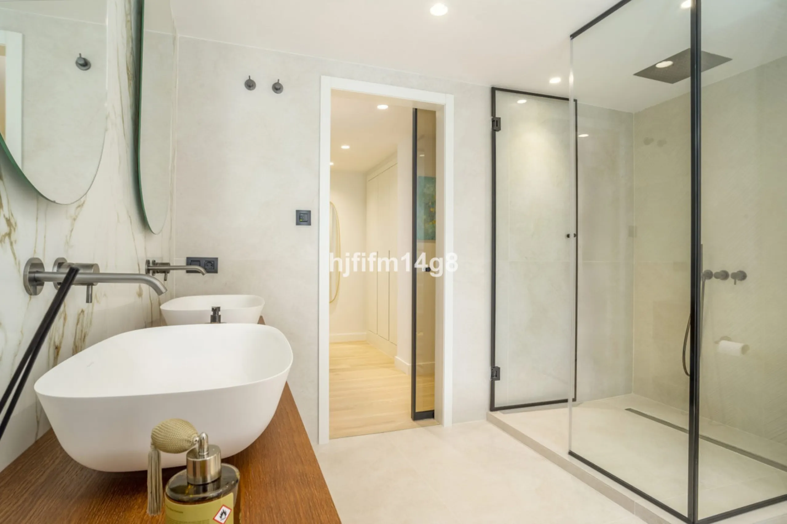 Apartment - Middle Floor Apartment в продаже в Marbella, Málaga. В доме 4 спален и 4 ванных комнат. Площадь дома 286 м²