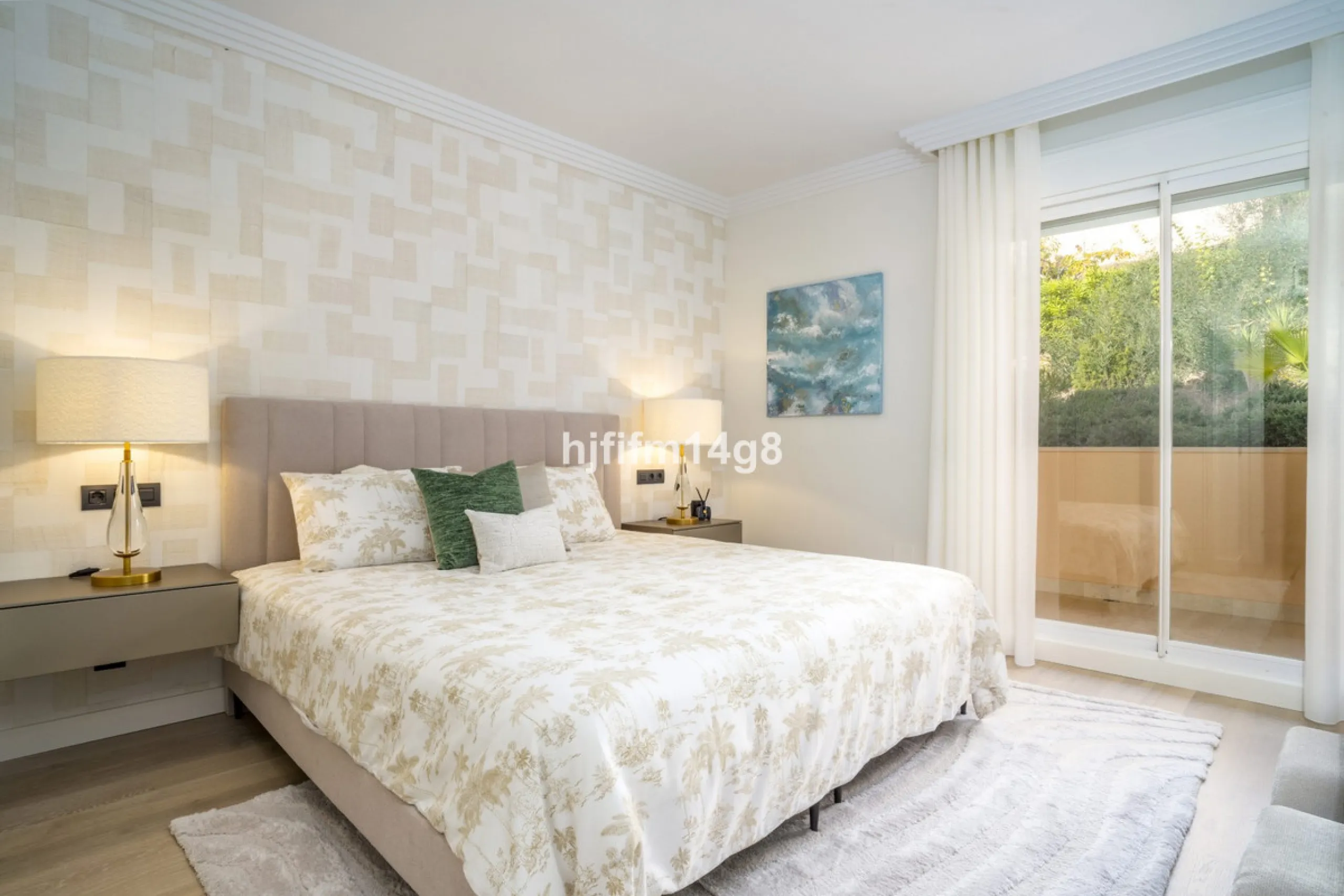 Apartment - Middle Floor Apartment в продаже в Marbella, Málaga. В доме 4 спален и 4 ванных комнат. Площадь дома 286 м²