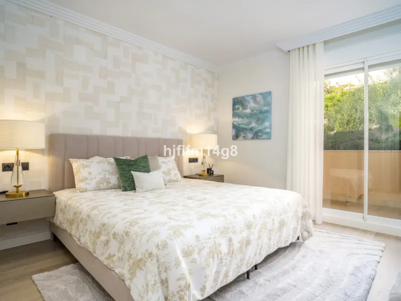 Apartment - Middle Floor Apartment в продаже в Marbella, Málaga. В доме 4 спален и 4 ванных комнат. Площадь дома 286 м²