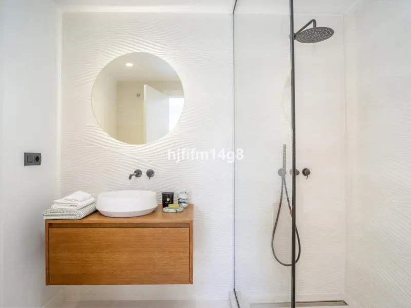 Apartment - Middle Floor Apartment в продаже в Marbella, Málaga. В доме 4 спален и 4 ванных комнат. Площадь дома 286 м²