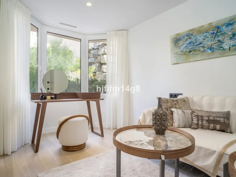 Apartment - Middle Floor Apartment в продаже в Marbella, Málaga. В доме 4 спален и 4 ванных комнат. Площадь дома 286 м²