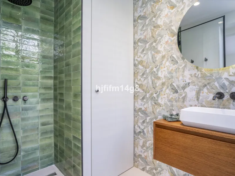 Apartment - Middle Floor Apartment в продаже в Marbella, Málaga. В доме 4 спален и 4 ванных комнат. Площадь дома 286 м²