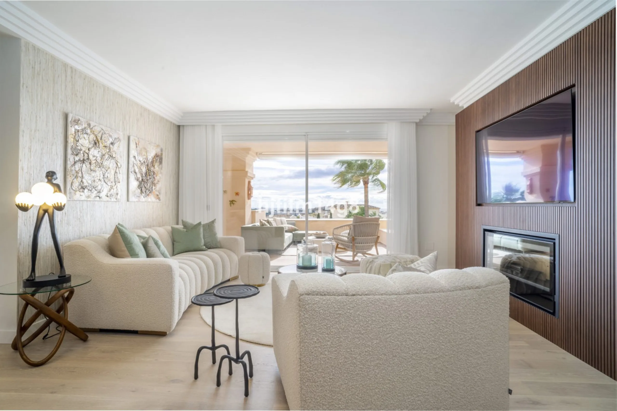 Apartment - Middle Floor Apartment в продаже в Marbella, Málaga. В доме 4 спален и 4 ванных комнат. Площадь дома 286 м²