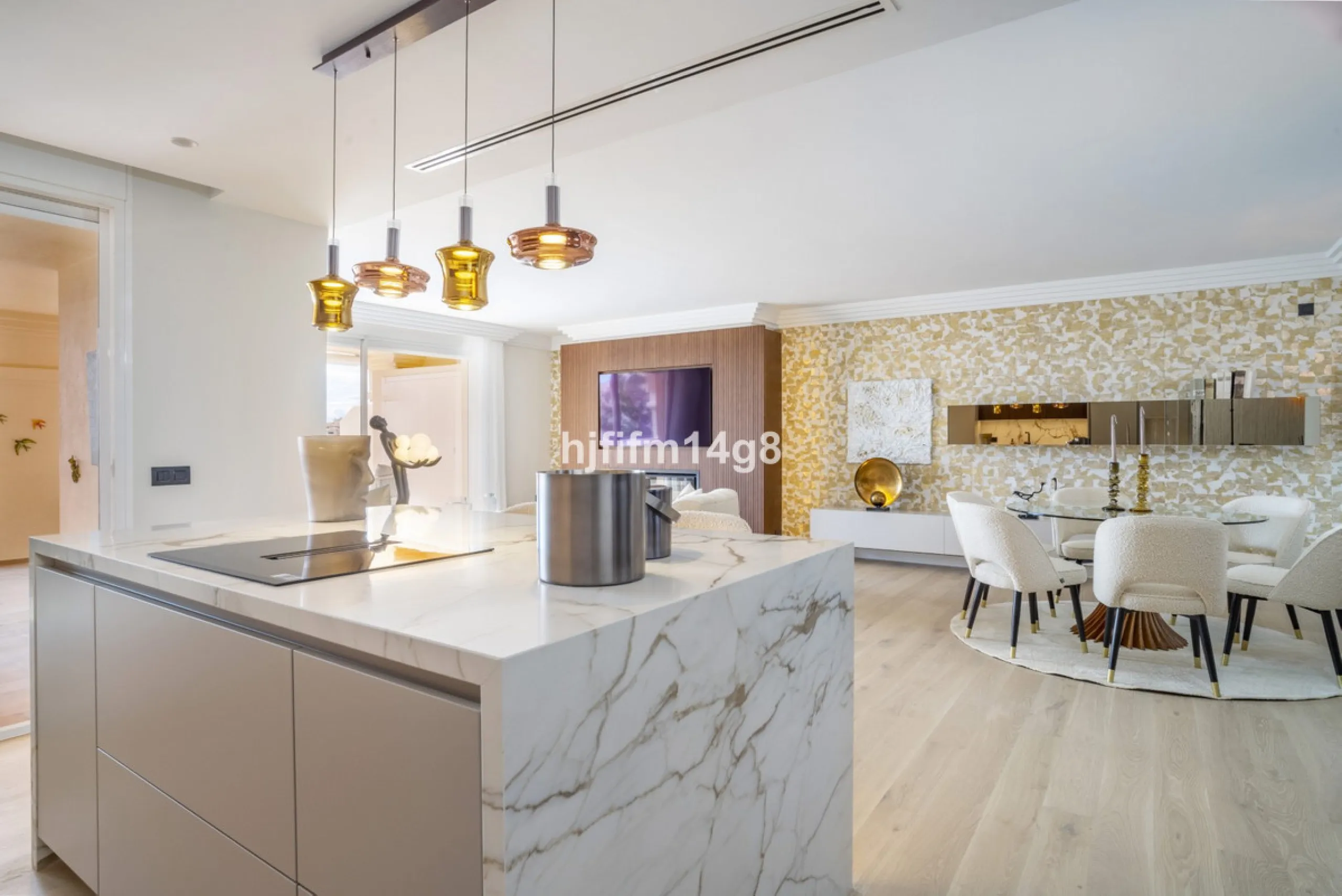 Apartment - Middle Floor Apartment в продаже в Marbella, Málaga. В доме 4 спален и 4 ванных комнат. Площадь дома 286 м²