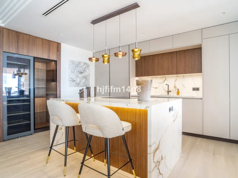Apartment - Middle Floor Apartment в продаже в Marbella, Málaga. В доме 4 спален и 4 ванных комнат. Площадь дома 286 м²