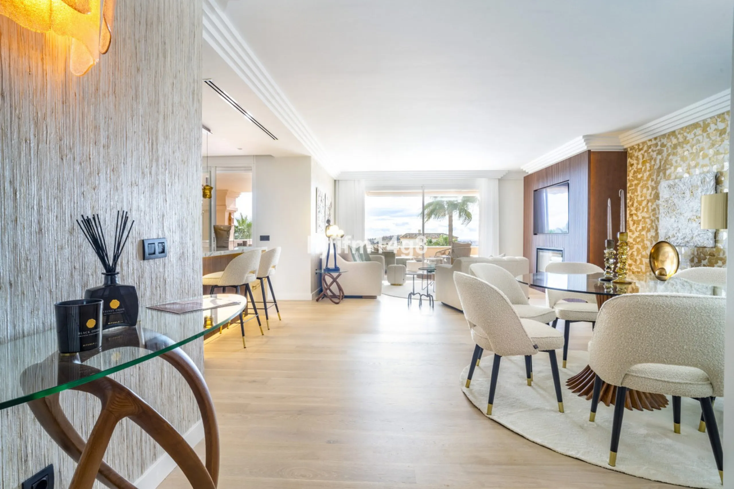 Apartment - Middle Floor Apartment в продаже в Marbella, Málaga. В доме 4 спален и 4 ванных комнат. Площадь дома 286 м²