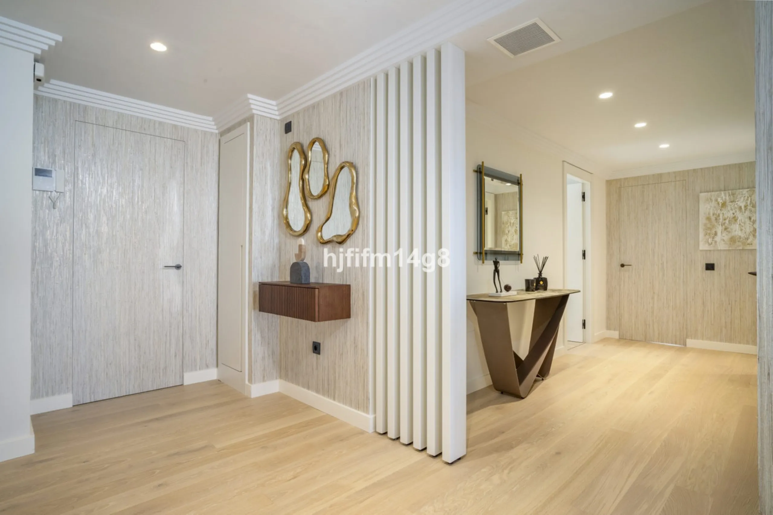 Apartment - Middle Floor Apartment в продаже в Marbella, Málaga. В доме 4 спален и 4 ванных комнат. Площадь дома 286 м²