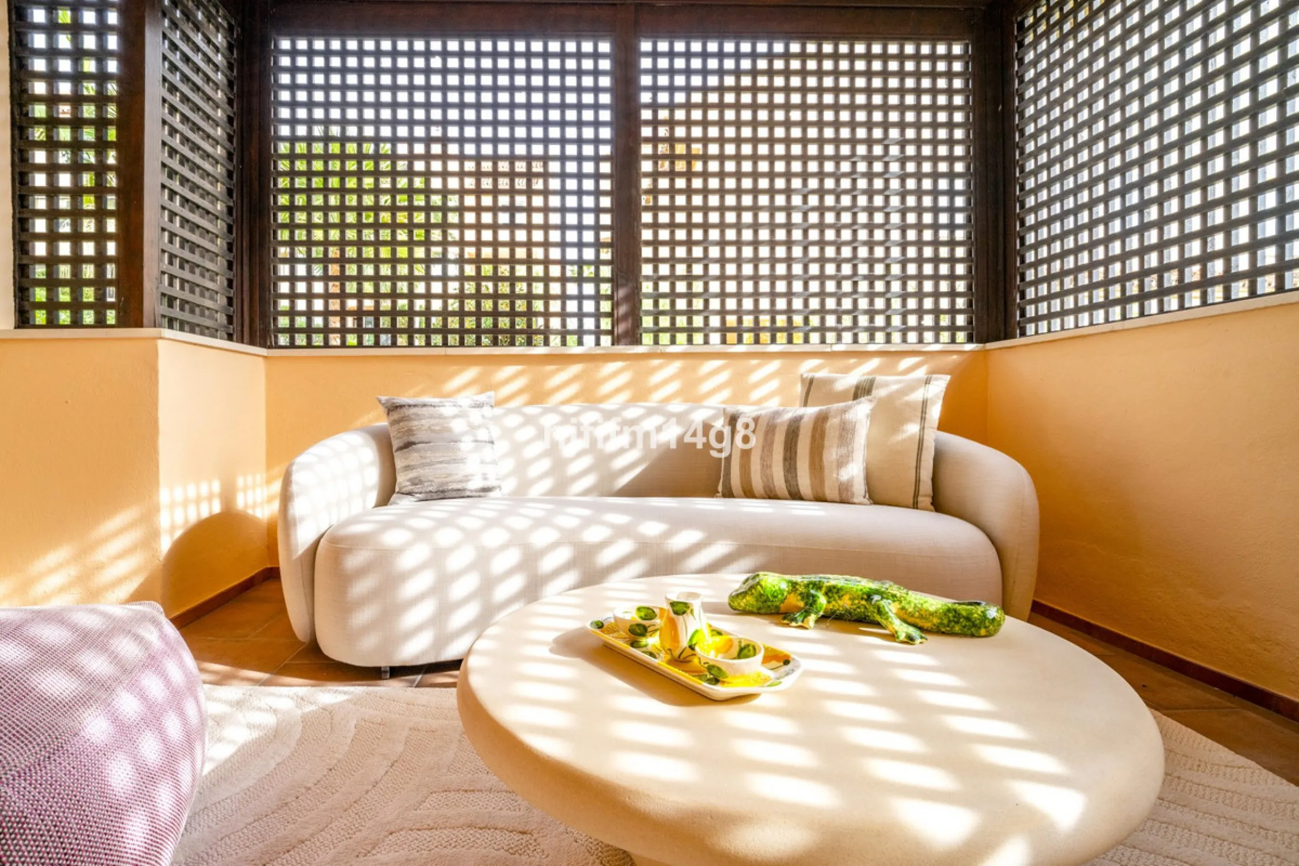 Apartment - Middle Floor Apartment в продаже в Marbella, Málaga. В доме 4 спален и 4 ванных комнат. Площадь дома 286 м²