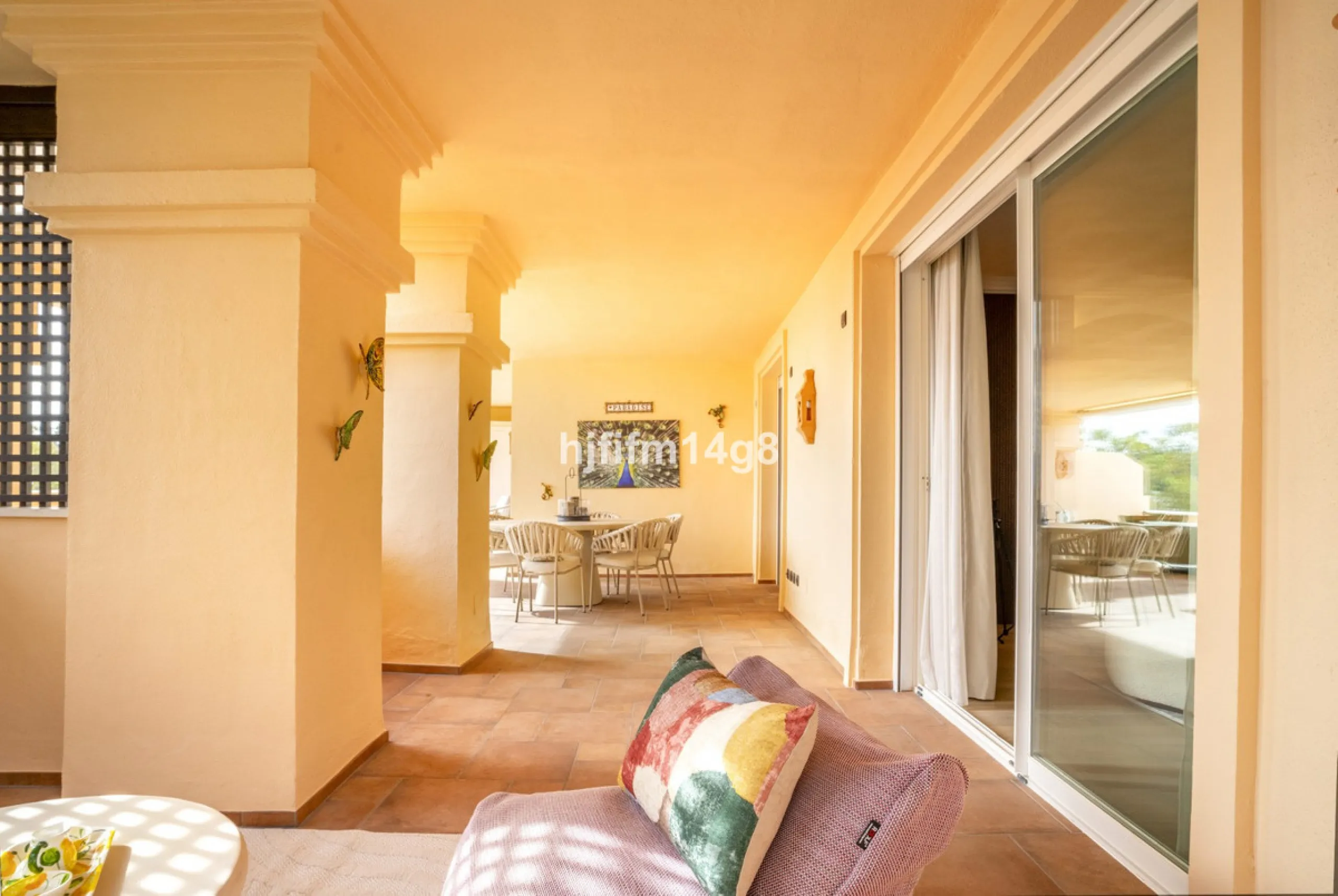 Apartment - Middle Floor Apartment в продаже в Marbella, Málaga. В доме 4 спален и 4 ванных комнат. Площадь дома 286 м²