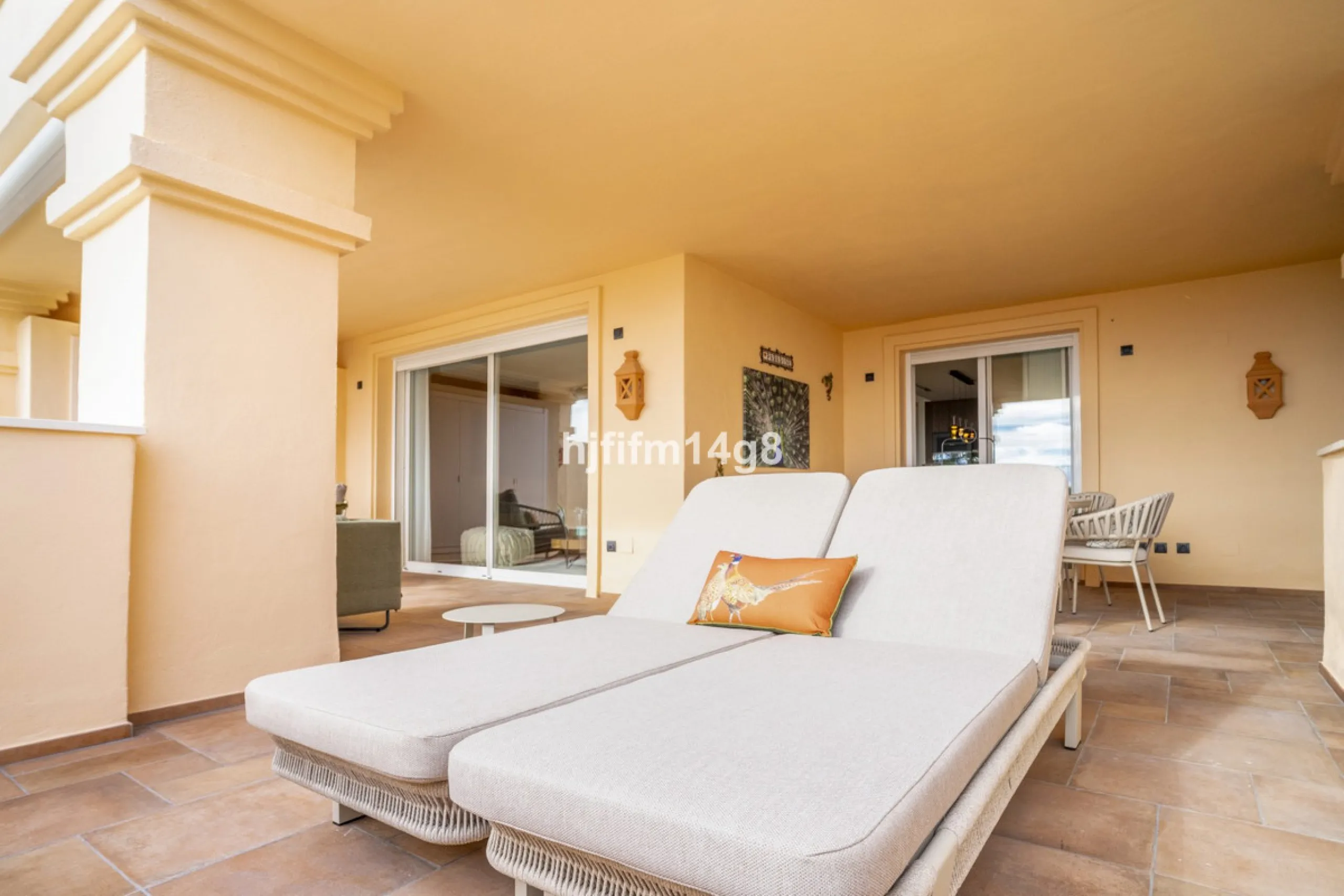 Apartment - Middle Floor Apartment в продаже в Marbella, Málaga. В доме 4 спален и 4 ванных комнат. Площадь дома 286 м²