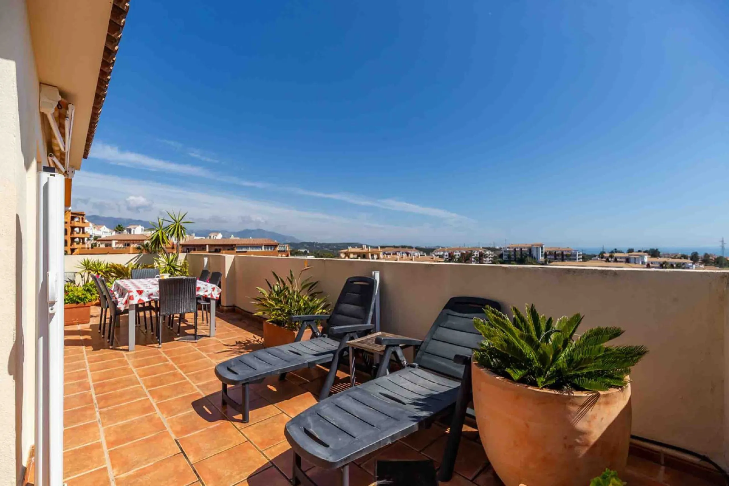 Apartment - Penthouse в продаже в Mijas, Málaga. В доме 3 спален и 2 ванных комнат. Площадь дома 106 м²