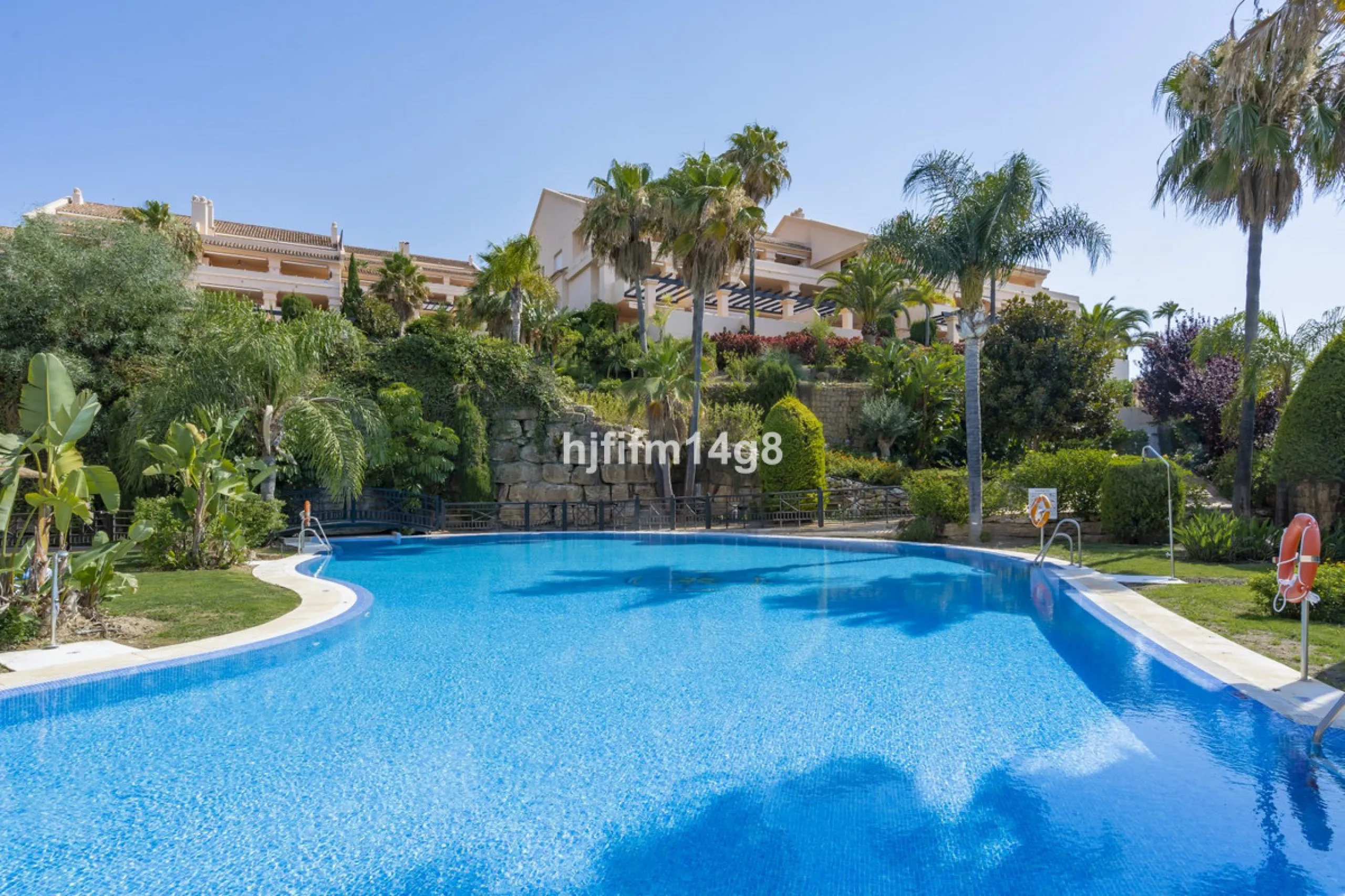 Apartment - Middle Floor Apartment в продаже в Marbella, Málaga. В доме 4 спален и 4 ванных комнат. Площадь дома 286 м²