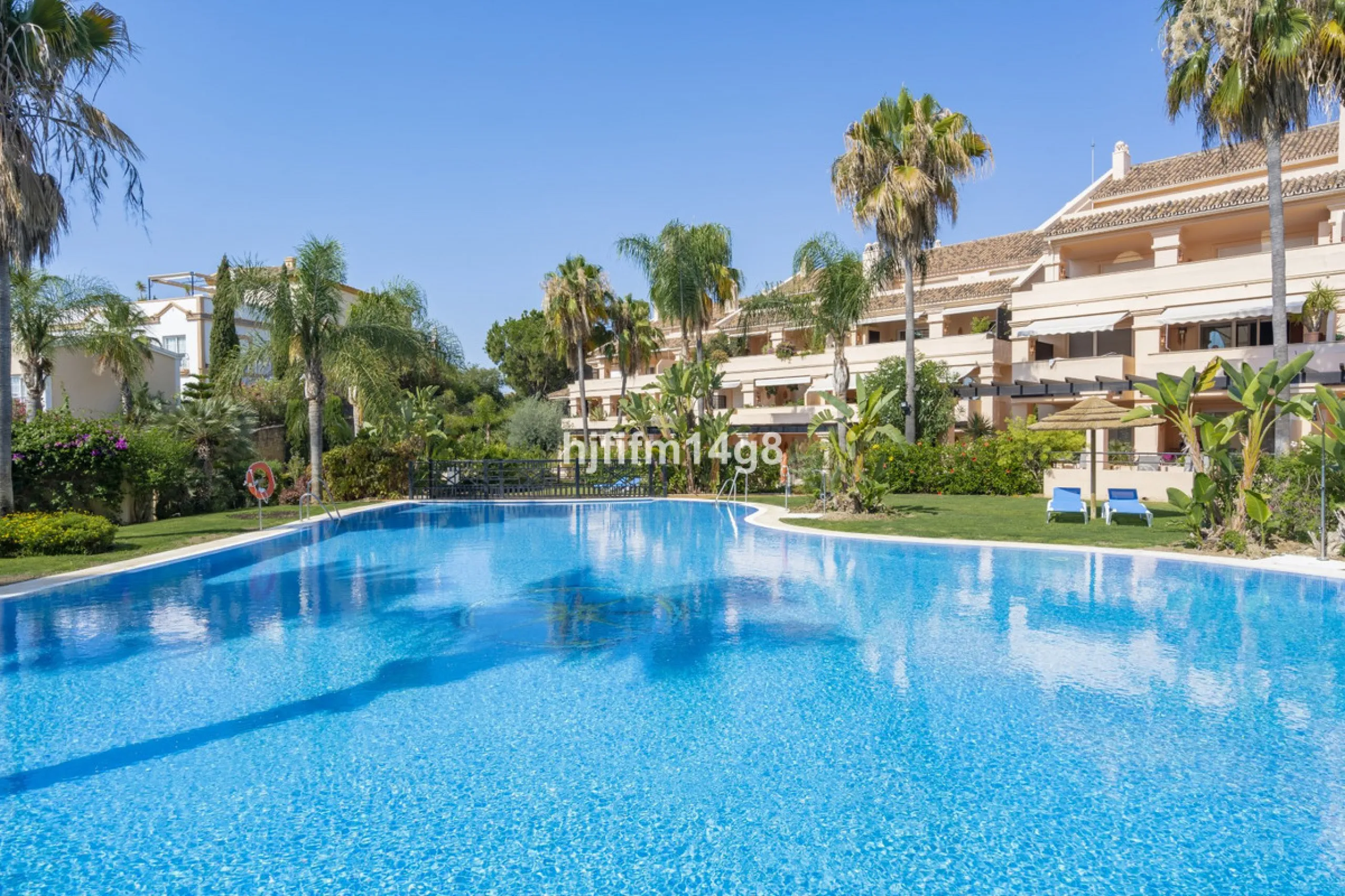 Apartment - Middle Floor Apartment в продаже в Marbella, Málaga. В доме 4 спален и 4 ванных комнат. Площадь дома 286 м²