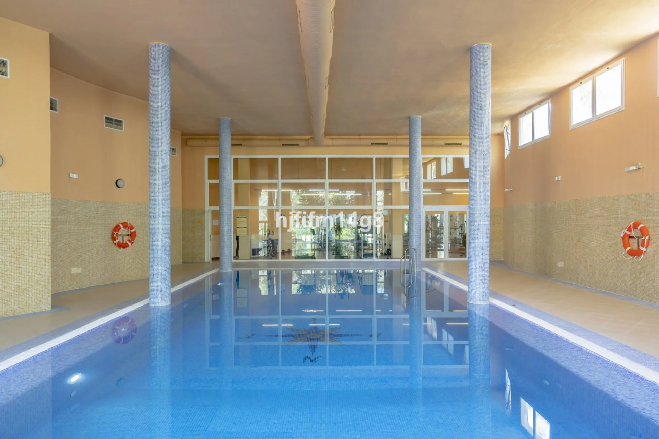 Apartment - Middle Floor Apartment в продаже в Marbella, Málaga. В доме 4 спален и 4 ванных комнат. Площадь дома 286 м²