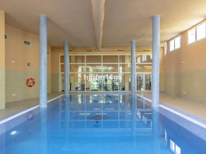 Apartment - Middle Floor Apartment в продаже в Marbella, Málaga. В доме 4 спален и 4 ванных комнат. Площадь дома 286 м²