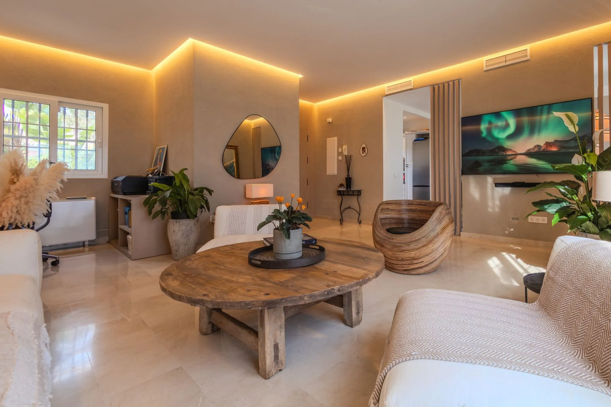 House - Semi-Detached House в продаже в Marbella, Málaga. В доме 4 спален и 4 ванных комнат. Площадь дома 300 м². Площадь участка 334 м²