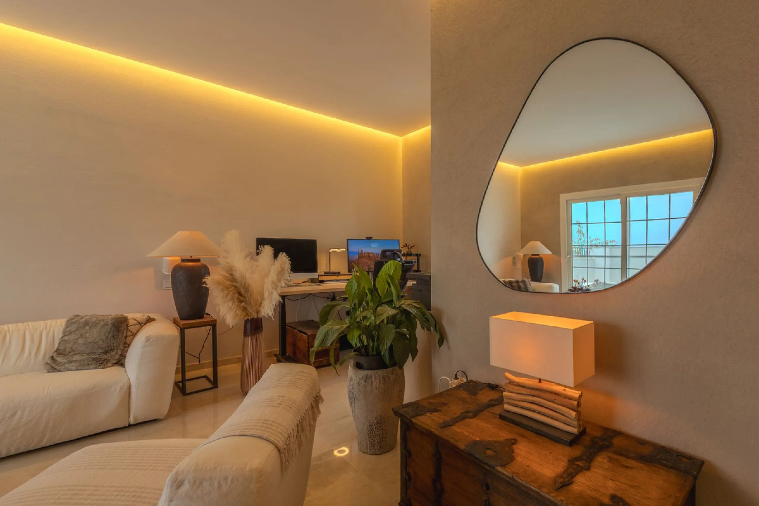 House - Semi-Detached House в продаже в Marbella, Málaga. В доме 4 спален и 4 ванных комнат. Площадь дома 300 м². Площадь участка 334 м²