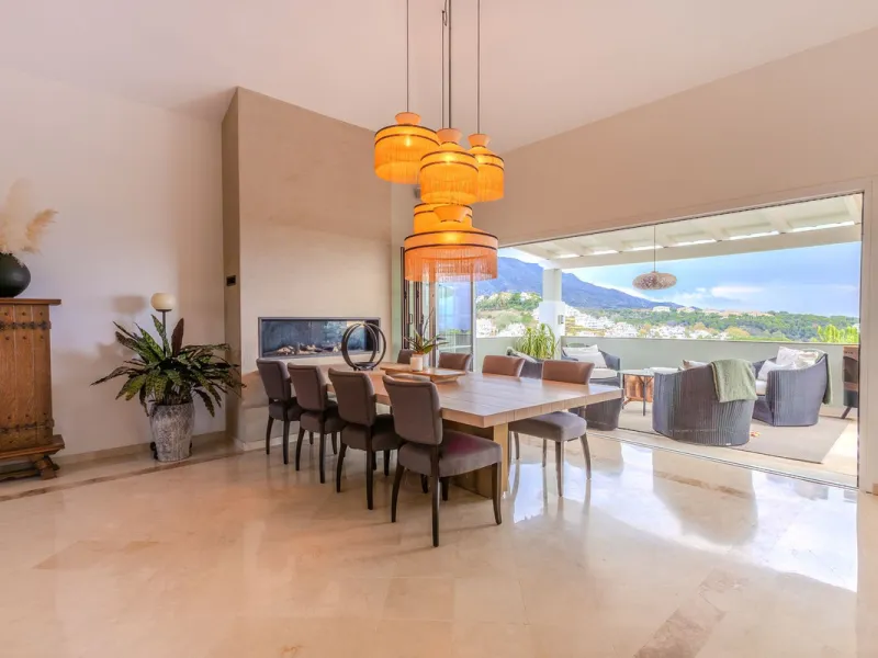 House - Semi-Detached House в продаже в Marbella, Málaga. В доме 4 спален и 4 ванных комнат. Площадь дома 300 м². Площадь участка 334 м²