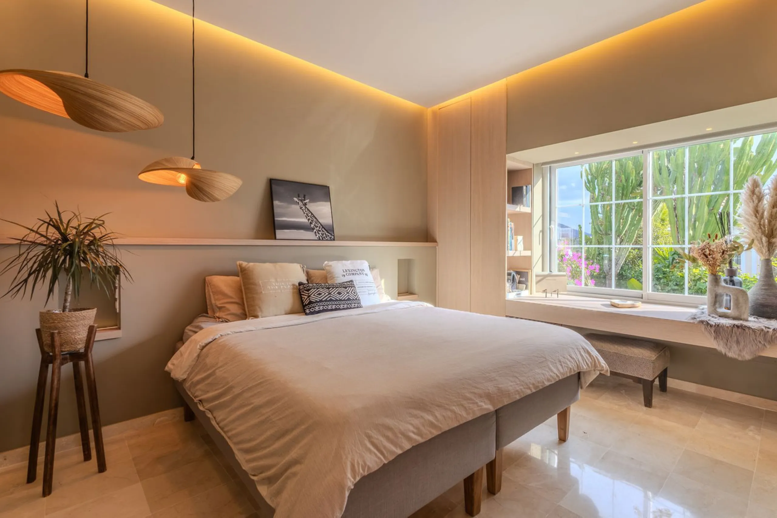 House - Semi-Detached House в продаже в Marbella, Málaga. В доме 4 спален и 4 ванных комнат. Площадь дома 300 м². Площадь участка 334 м²