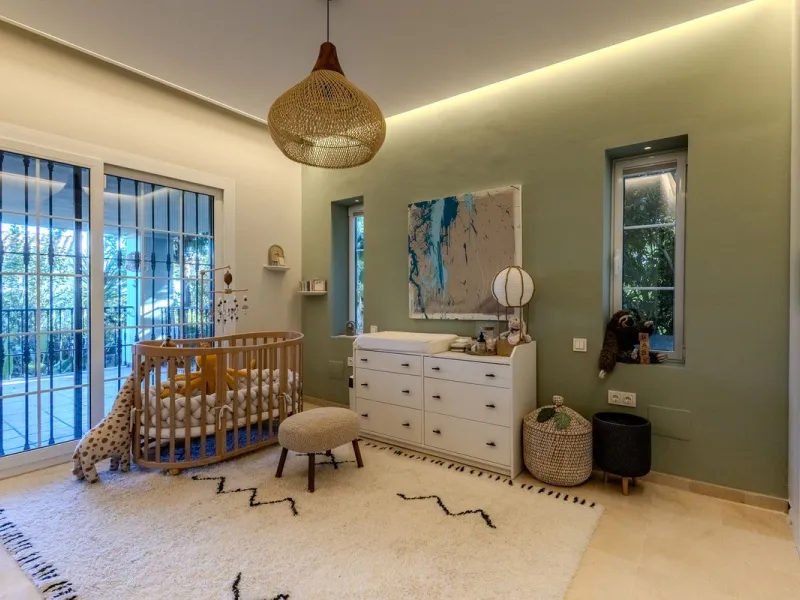House - Semi-Detached House в продаже в Marbella, Málaga. В доме 4 спален и 4 ванных комнат. Площадь дома 300 м². Площадь участка 334 м²