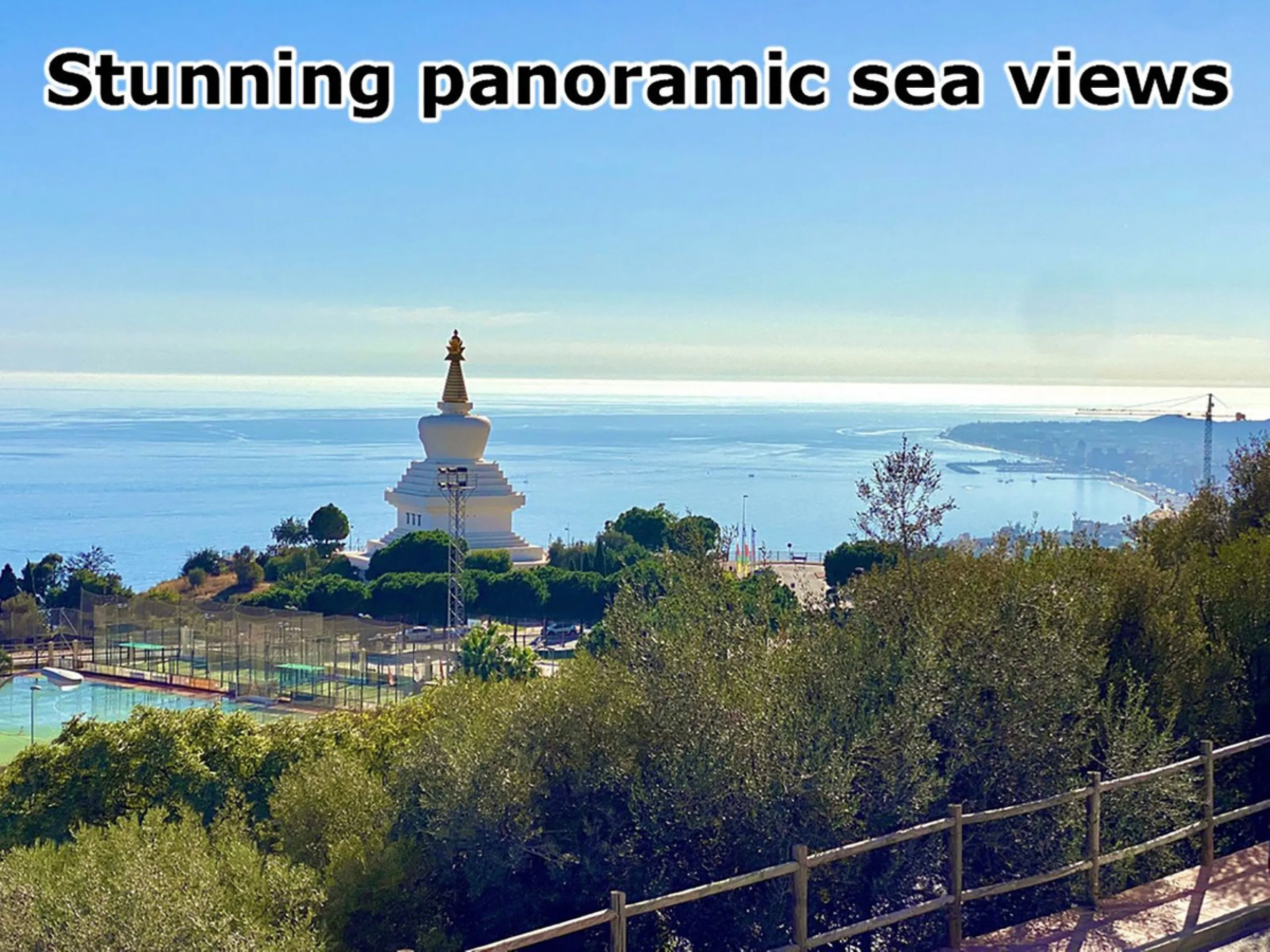 MASSIVELY REDUCED by €400k now only € 1,395,000 for quick sale - Stunning refurbished 5 bed, 5 bath luxury villa, plus extra 1 bed apartment area, double garage & spectacular panoramic sea views. Only 7 mins walk to the heart of the beautiful Benalmadena 