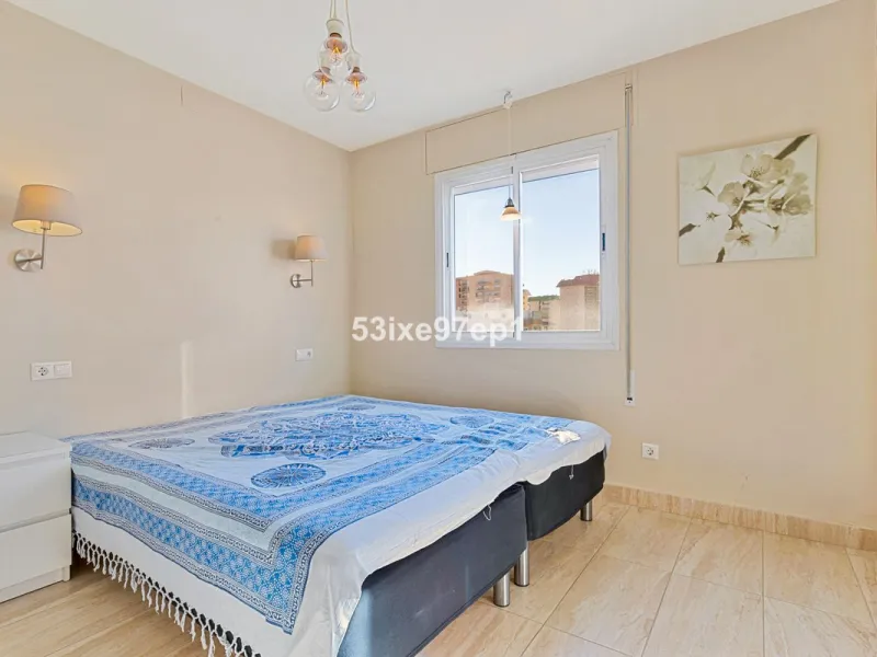 Apartment - Top Floor Apartment в продаже в Fuengirola, Málaga. В доме 2 спален и 1 ванных комнат. Площадь дома 56 м²