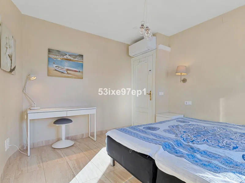 Apartment - Top Floor Apartment в продаже в Fuengirola, Málaga. В доме 2 спален и 1 ванных комнат. Площадь дома 56 м²