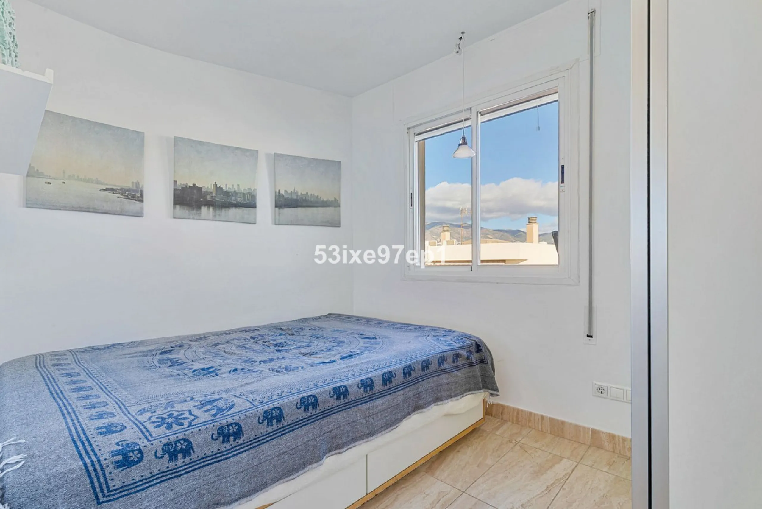 Apartment - Top Floor Apartment в продаже в Fuengirola, Málaga. В доме 2 спален и 1 ванных комнат. Площадь дома 56 м²