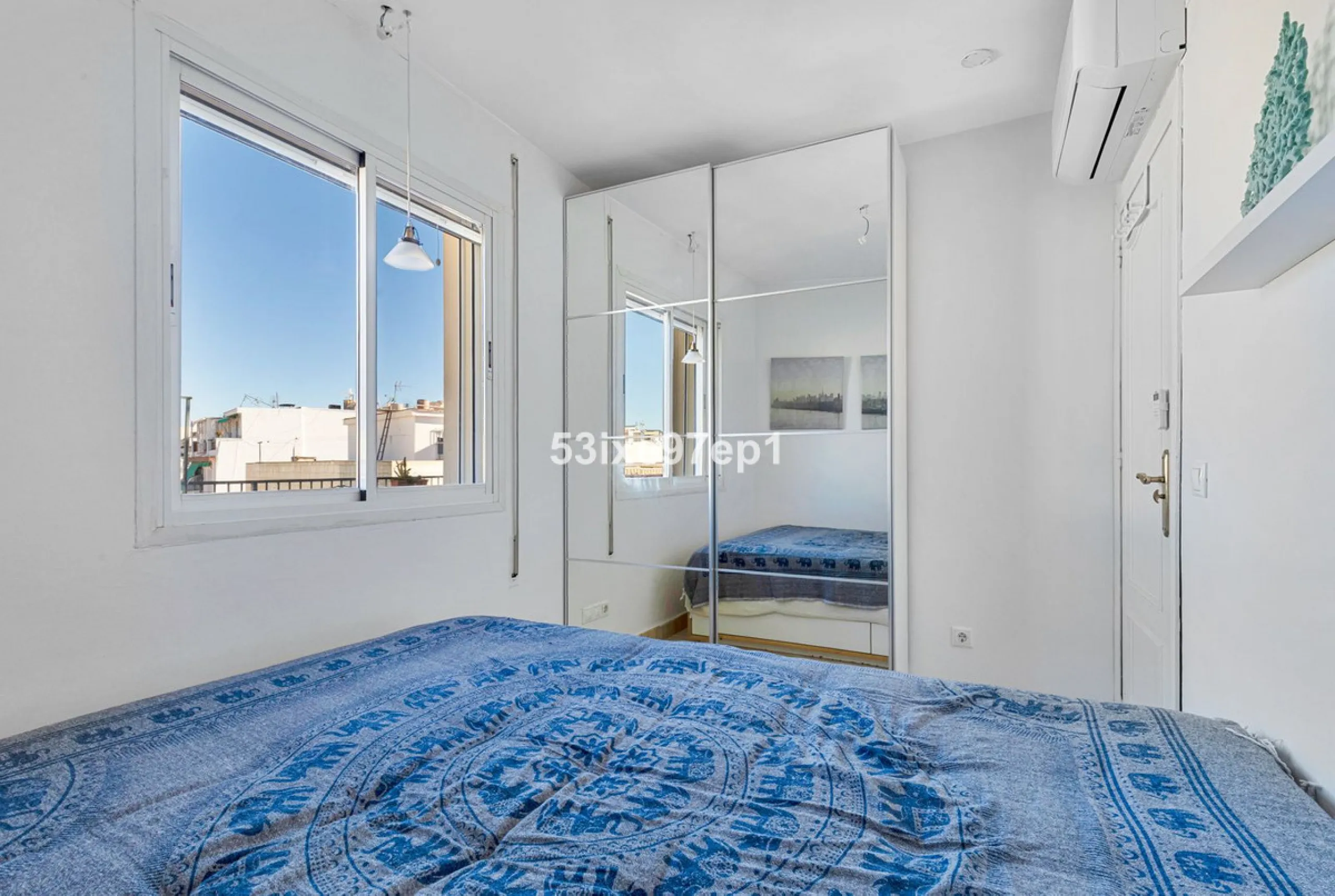 Apartment - Top Floor Apartment в продаже в Fuengirola, Málaga. В доме 2 спален и 1 ванных комнат. Площадь дома 56 м²