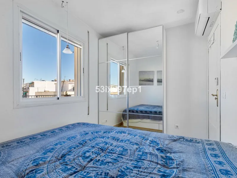 Apartment - Top Floor Apartment в продаже в Fuengirola, Málaga. В доме 2 спален и 1 ванных комнат. Площадь дома 56 м²