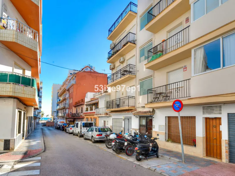 Apartment - Top Floor Apartment в продаже в Fuengirola, Málaga. В доме 2 спален и 1 ванных комнат. Площадь дома 56 м²