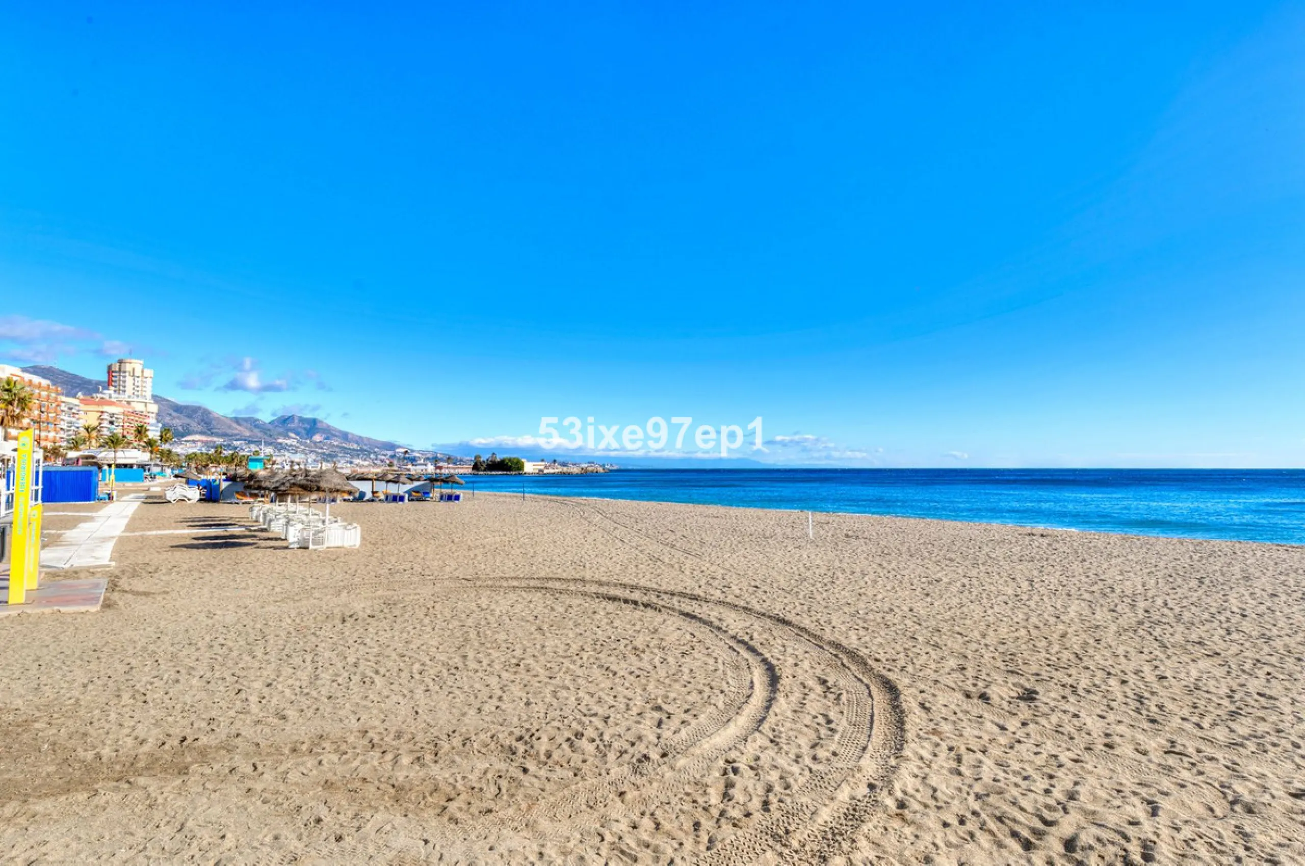 Apartment - Top Floor Apartment в продаже в Fuengirola, Málaga. В доме 2 спален и 1 ванных комнат. Площадь дома 56 м²