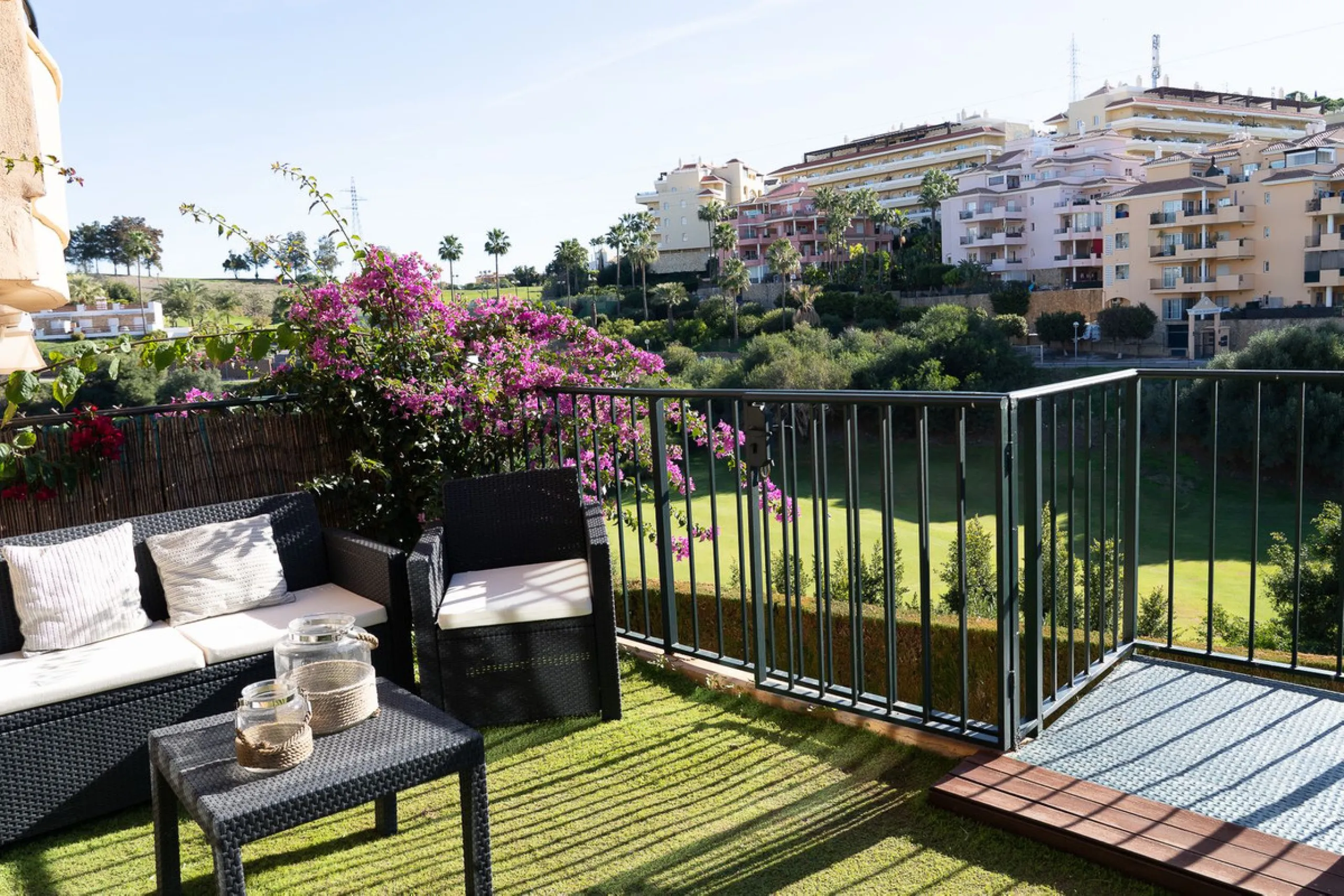 Perfect investment: TOURIST LICENCE and superbly located 2-bedroom apartment with panoramic sea and golf views