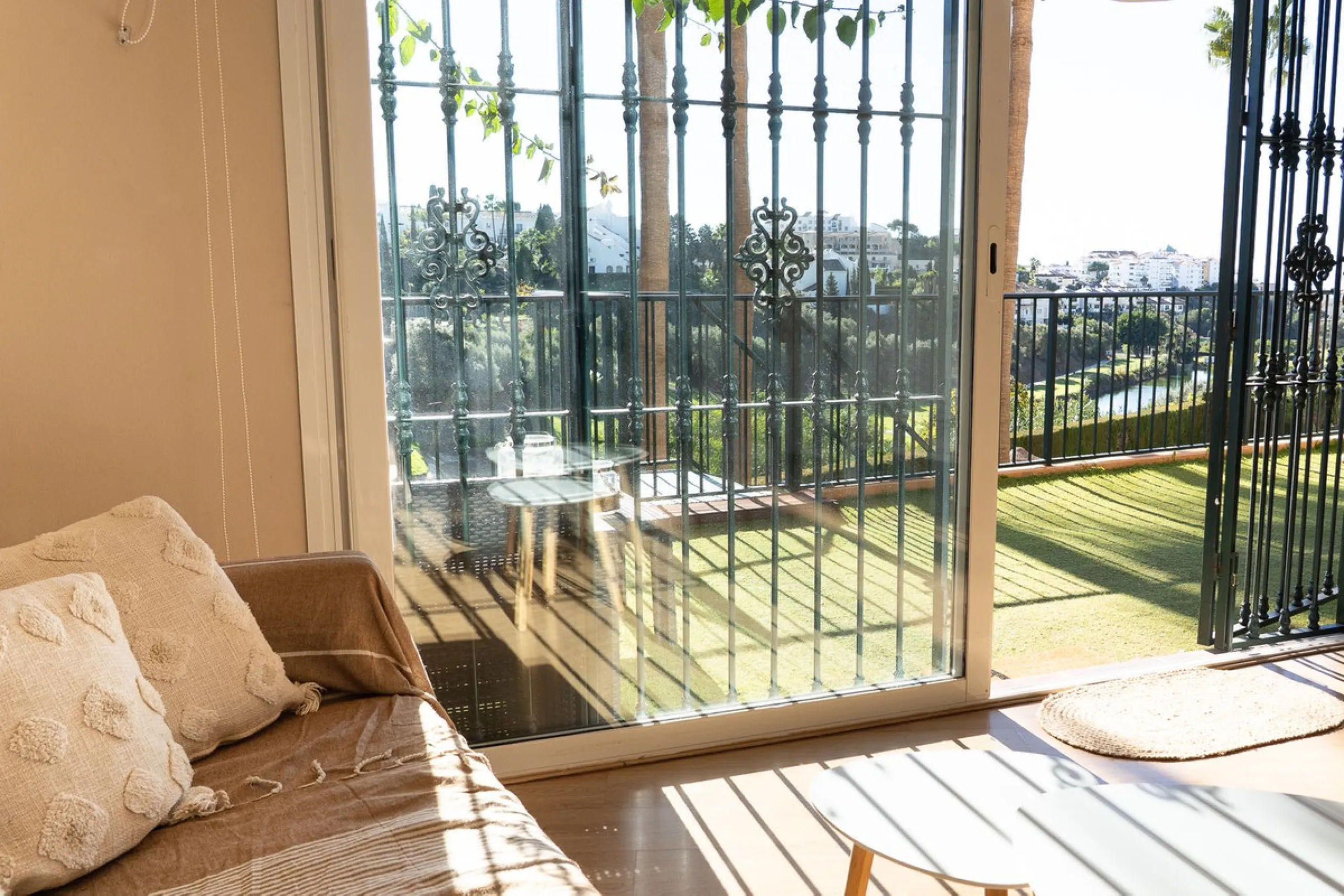 Perfect investment: TOURIST LICENCE and superbly located 2-bedroom apartment with panoramic sea and golf views