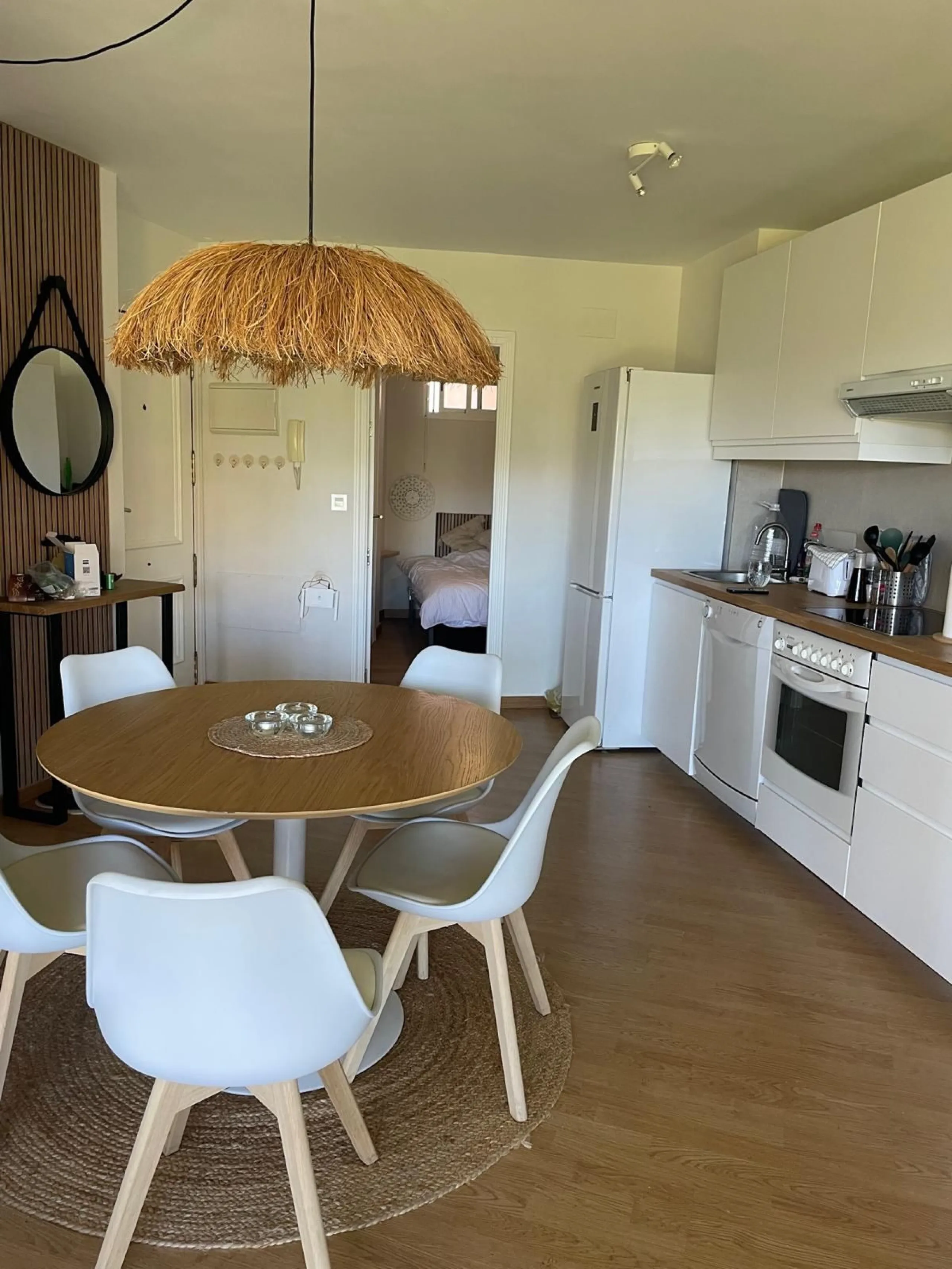 Perfect investment: TOURIST LICENCE and superbly located 2-bedroom apartment with panoramic sea and golf views