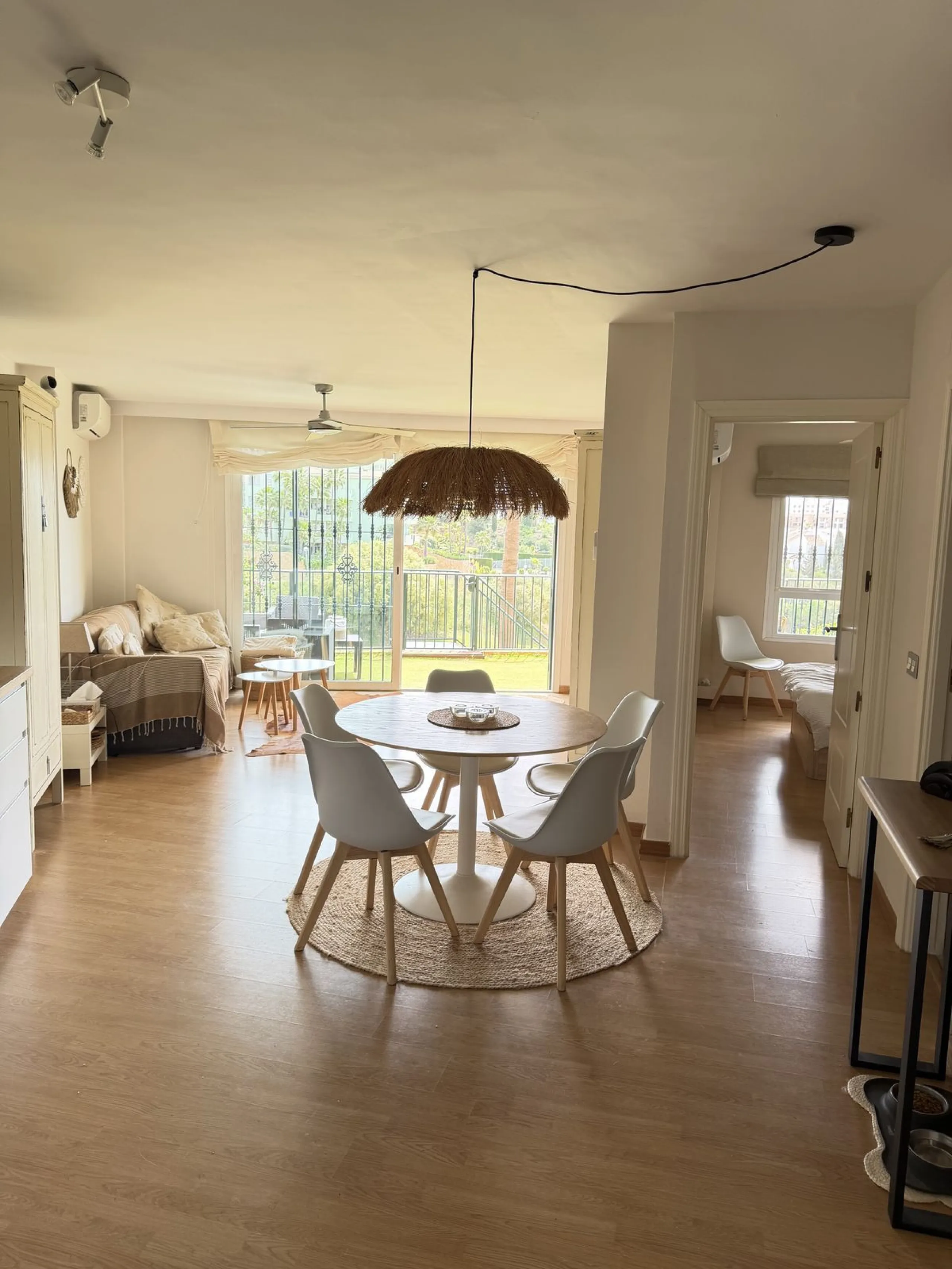 Perfect investment: TOURIST LICENCE and superbly located 2-bedroom apartment with panoramic sea and golf views
