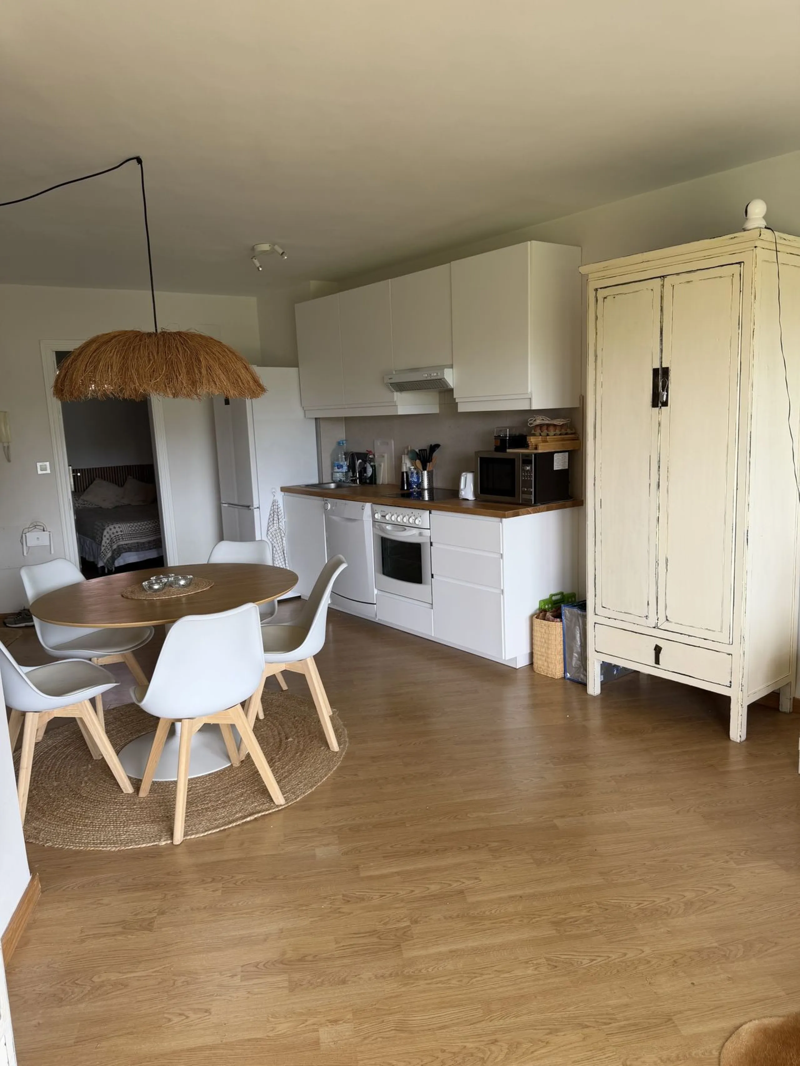 Perfect investment: TOURIST LICENCE and superbly located 2-bedroom apartment with panoramic sea and golf views