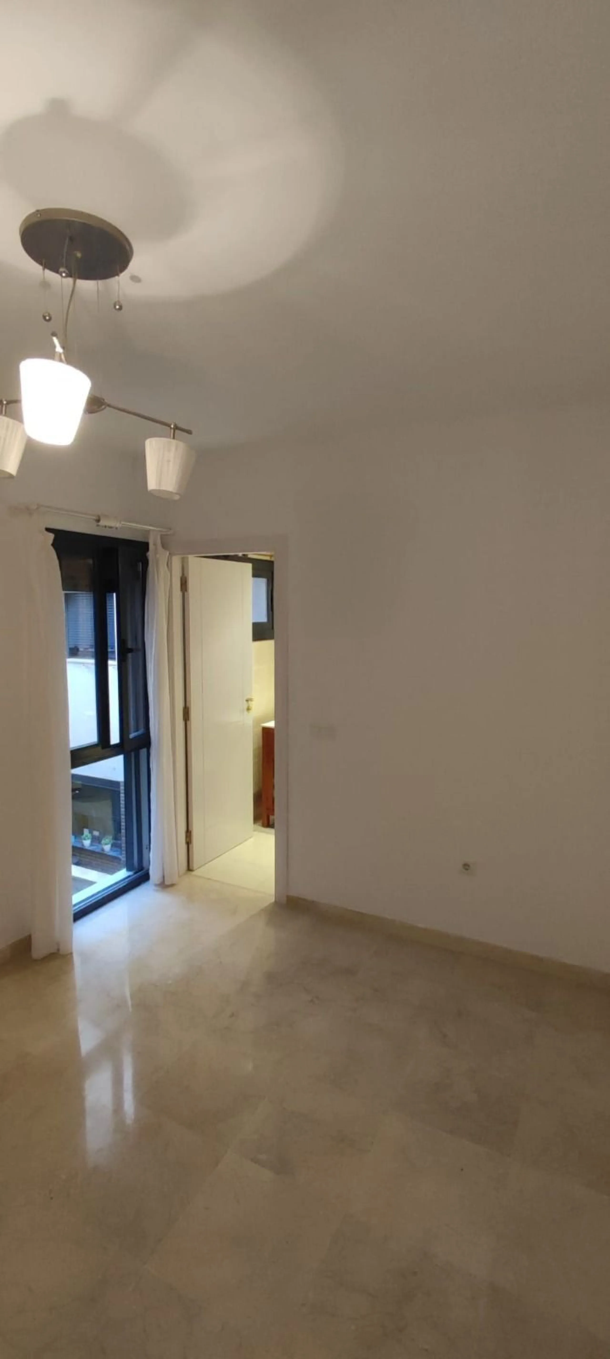 Middle Floor Apartment, Málaga Centre Conde de ureña area, Costa del Sol.