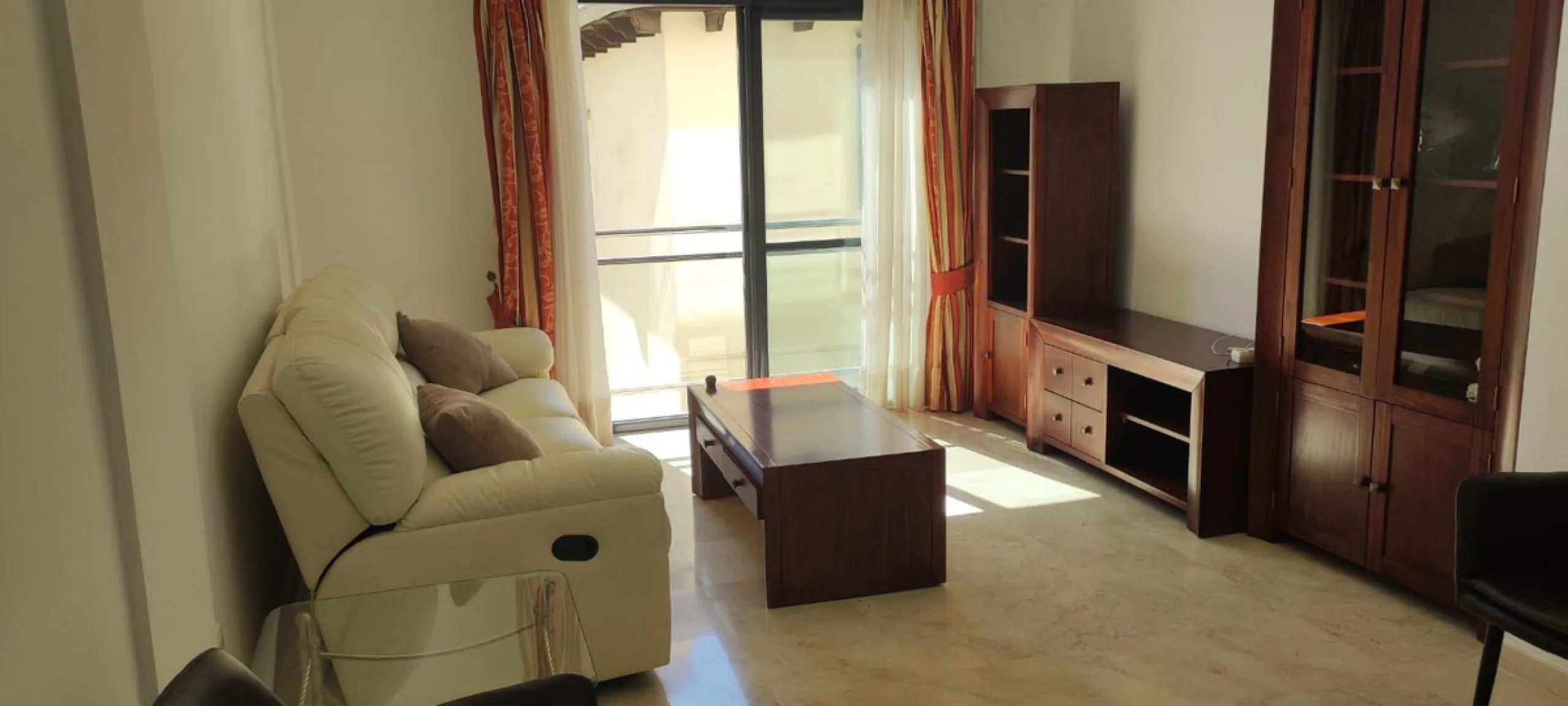 Middle Floor Apartment, Málaga Centre Conde de ureña area, Costa del Sol.