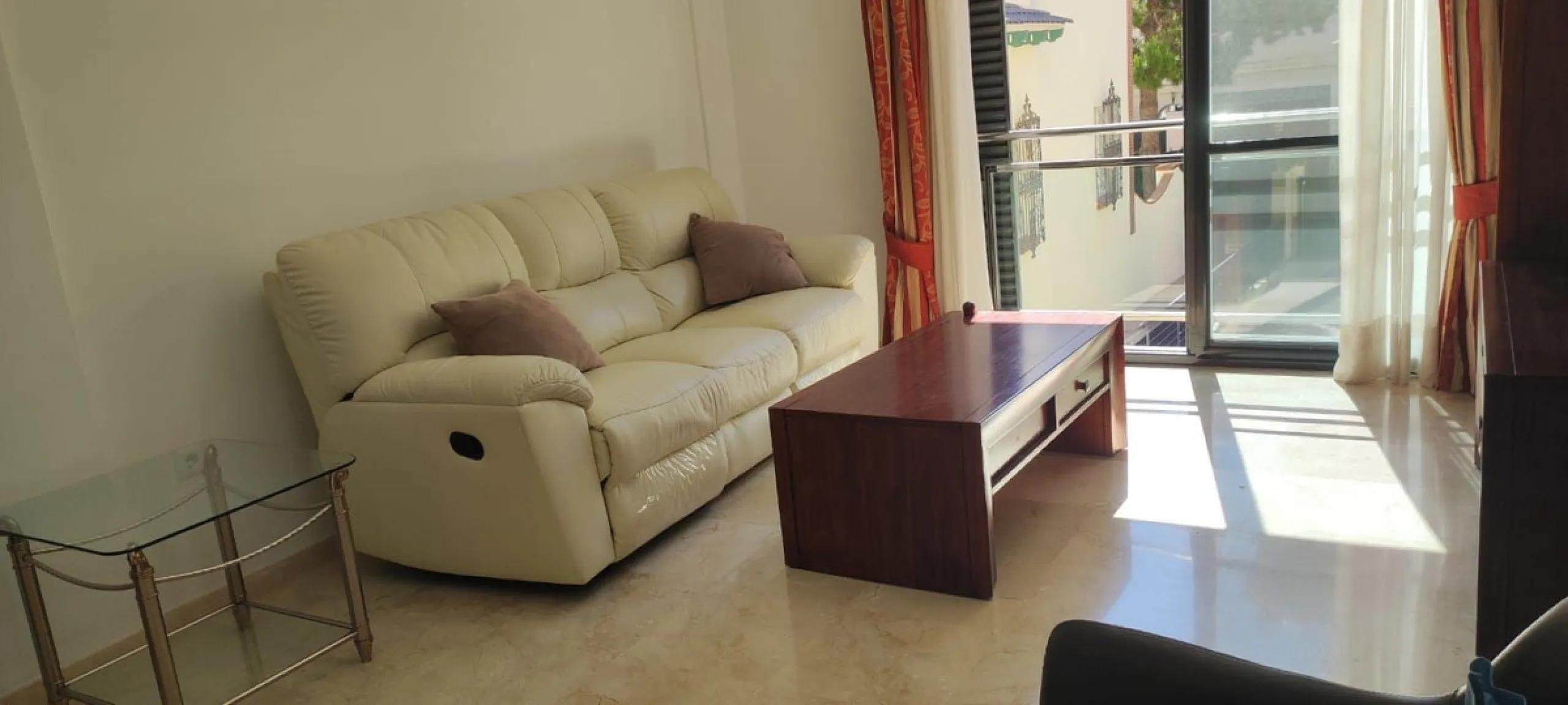 Middle Floor Apartment, Málaga Centre Conde de ureña area, Costa del Sol.