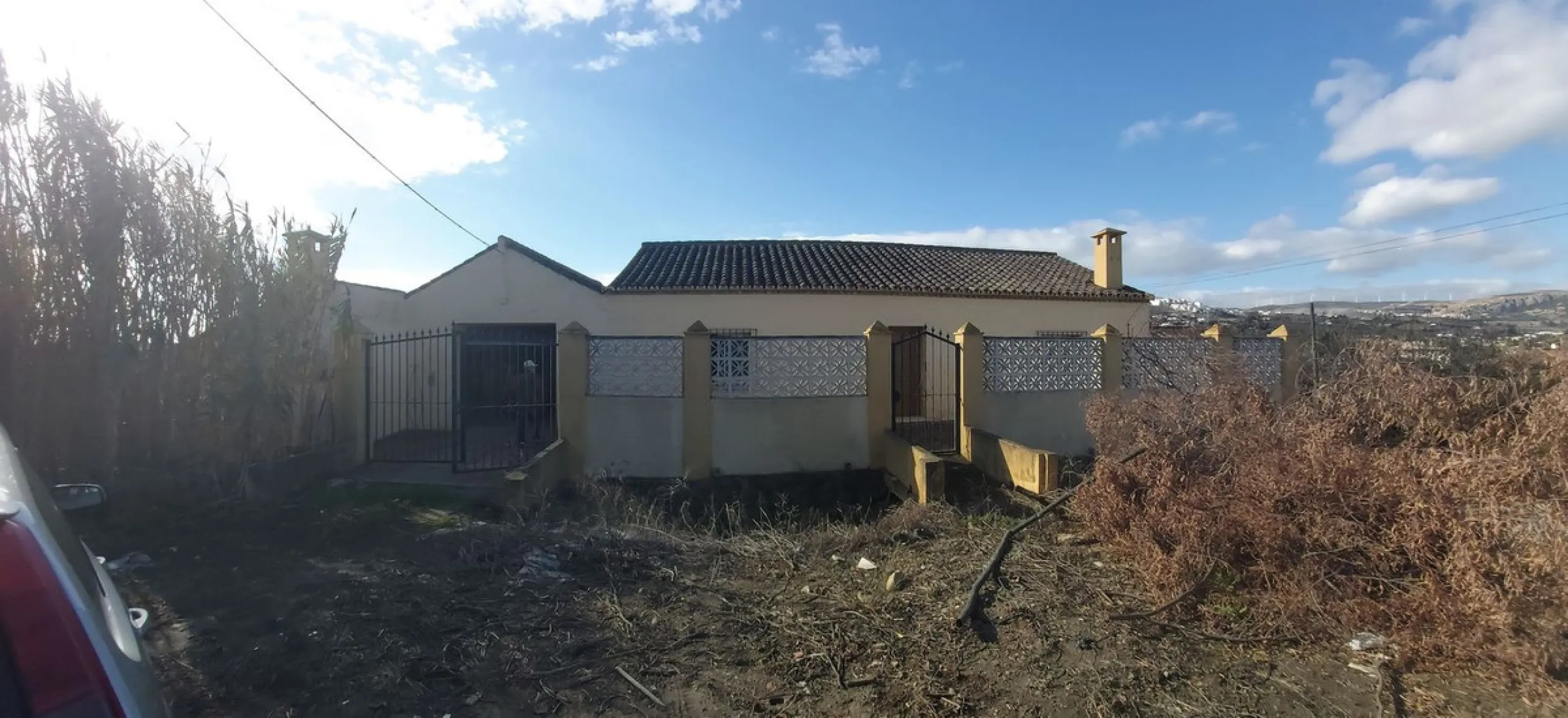Plot - Land в продаже в Estepona, Málaga. Площадь дома 203 м². Площадь участка 25476 м²