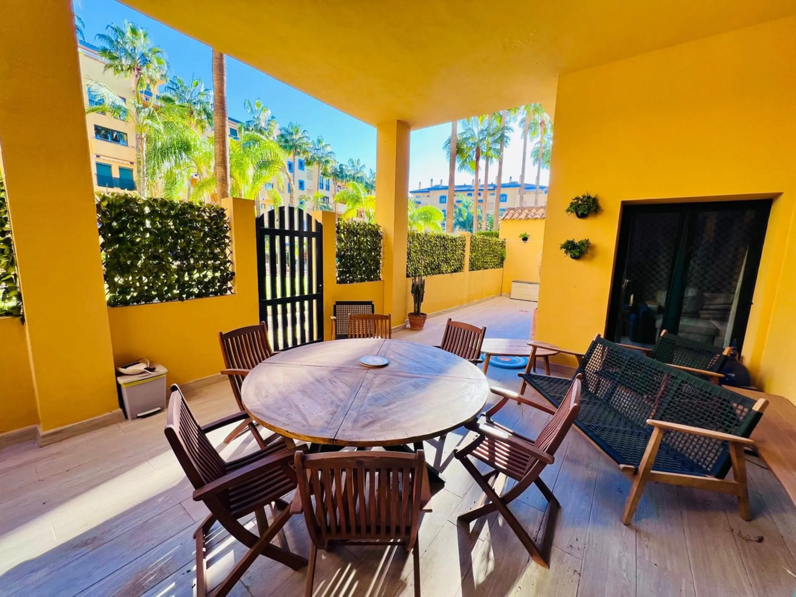 For sale: an exclusive apartment located in one of the most sought-after residential areas of Nueva Alcántara, San Pedro de Alcántara.