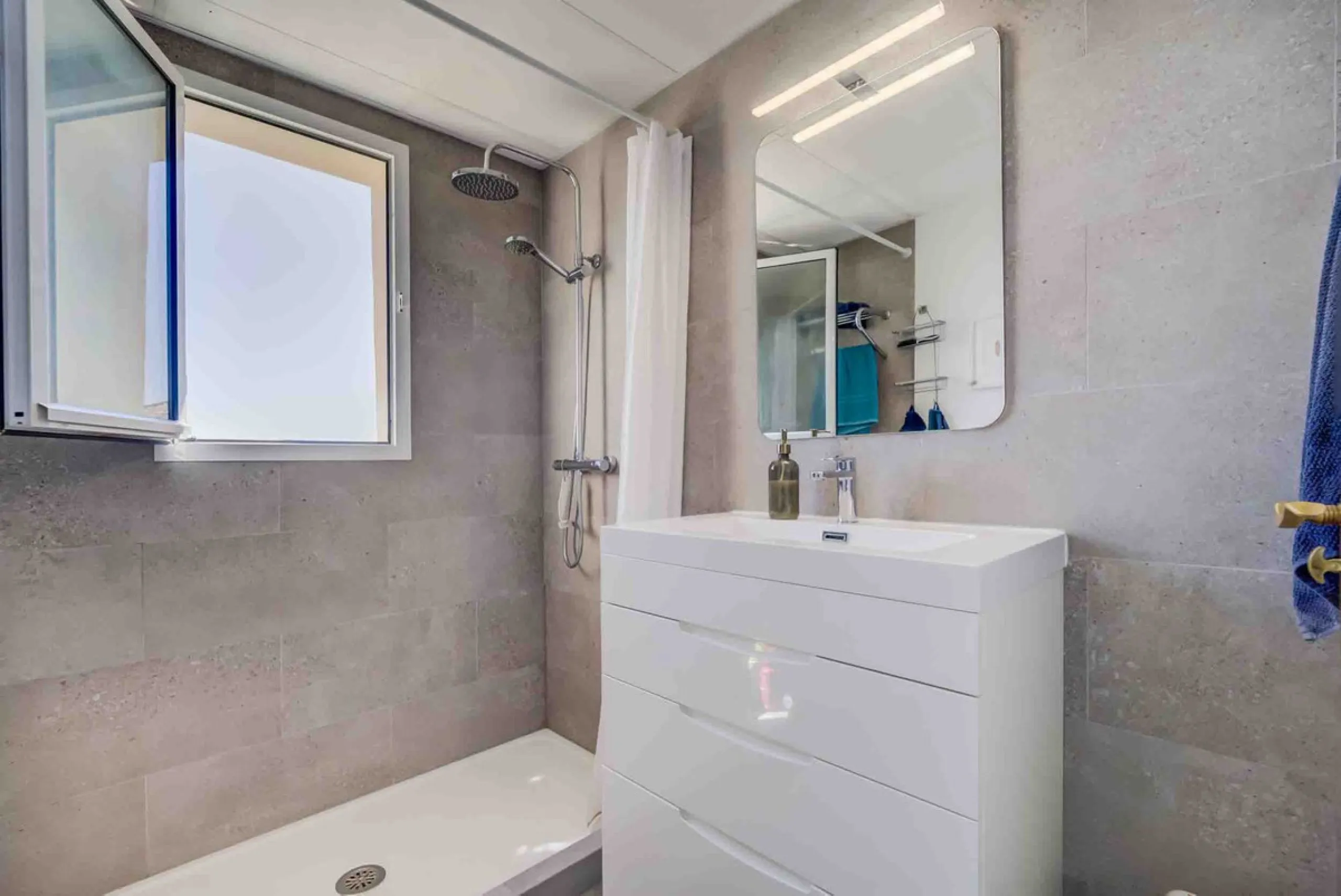 Apartment - Penthouse в продаже в Mijas, Málaga. В доме 3 спален и 2 ванных комнат. Площадь дома 106 м²