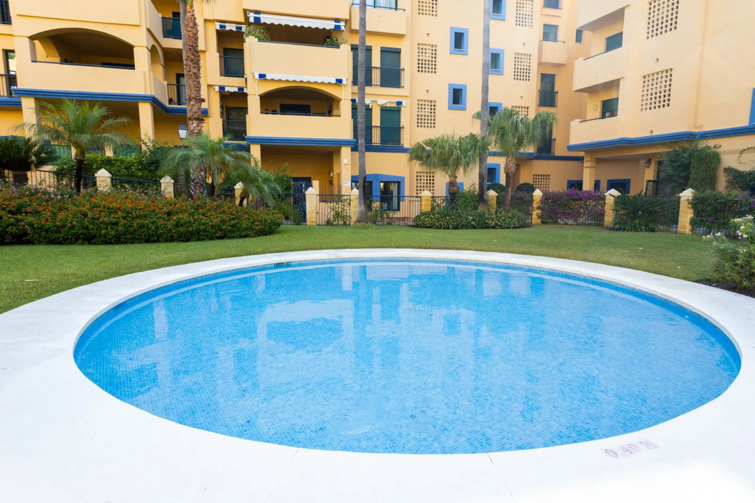 For sale: an exclusive apartment located in one of the most sought-after residential areas of Nueva Alcántara, San Pedro de Alcántara.