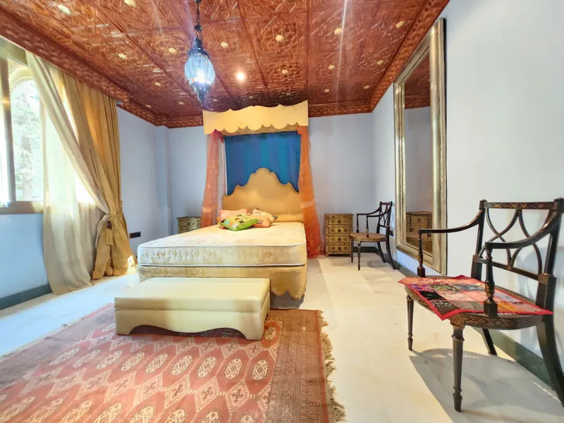 House - Detached Villa в продаже в Mijas, Málaga. В доме 8 спален и 4 ванных комнат. Площадь дома 481 м². Площадь участка 803 м²