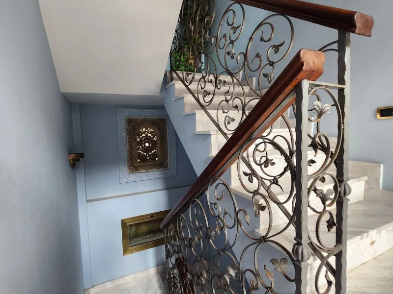 House - Detached Villa в продаже в Mijas, Málaga. В доме 8 спален и 4 ванных комнат. Площадь дома 481 м². Площадь участка 803 м²